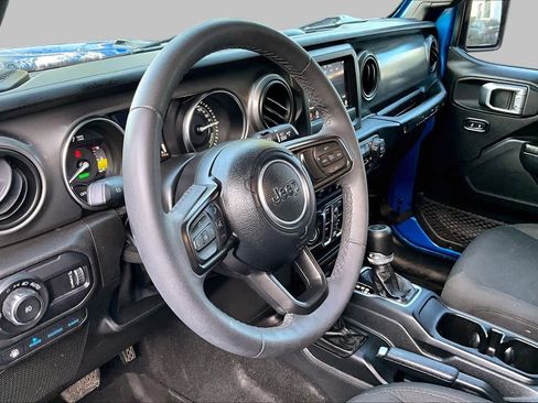 Used 2023 Jeep Wrangler Unlimited w/ Convenience Group AWD/4WD image 17
