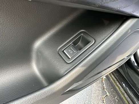 New 2025 Audi A8 L 3.0T image 12