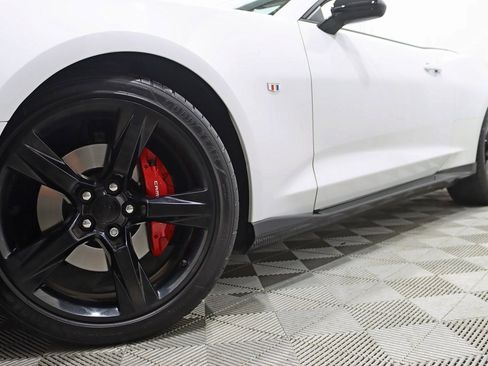 Used 2018 Chevrolet Camaro SS w/ LPO, Ground Effects Package image 6