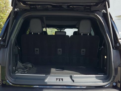 Used 2023 Lincoln Navigator Reserve image 23