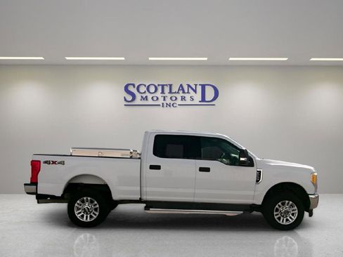 Used 2017 Ford F250 XLT image 5