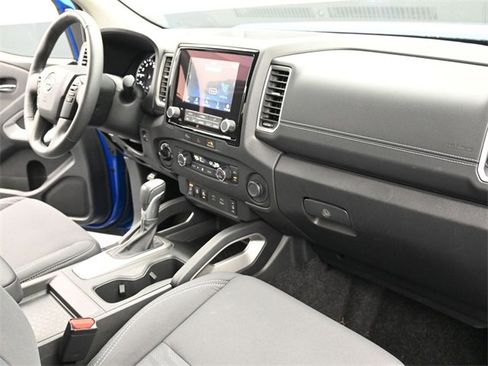 Used 2024 Nissan Frontier SV w/ SV Convenience Package image 25