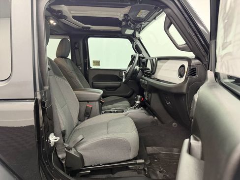 Used 2025 Jeep Wrangler Sport AWD/4WD image 21