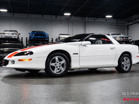 Used 1997 Chevrolet Camaro Z28 image 1
