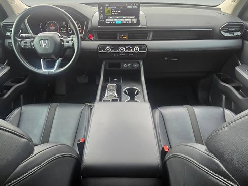 Used 2024 Honda Pilot Touring image 22