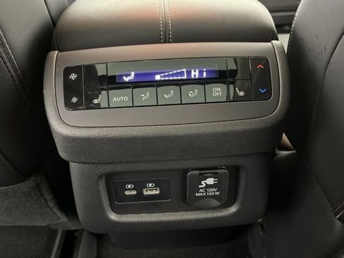 Certified 2025 Nissan Pathfinder Platinum FWD image 47