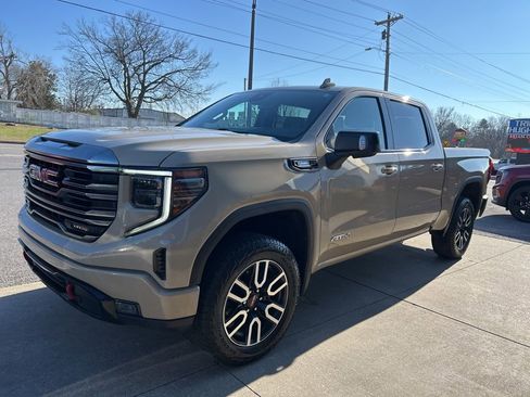 Used 2022 GMC Sierra 1500 AT4 w/ AT4 Preferred Package image 5