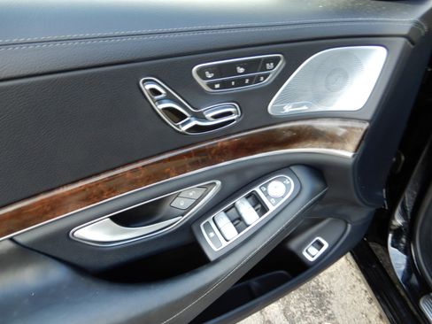 Used 2019 Mercedes-Benz S 560 4MATIC Sedan image 26