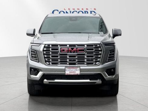 Used 2026 GMC Yukon XL Denali w/ Sun & Power Step Package AWD/4WD image 9