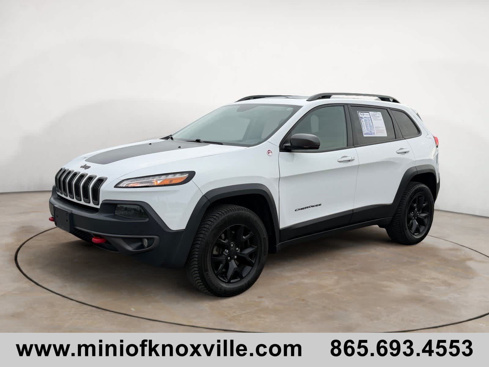 Used 2017 Jeep Cherokee Trailhawk AWD/4WD image 7