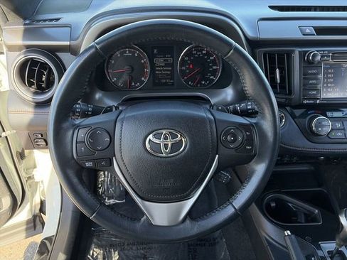 Used 2016 Toyota RAV4 SE image 24