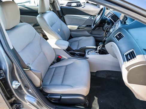 Used 2013 Honda Civic Hybrid Sedan image 9