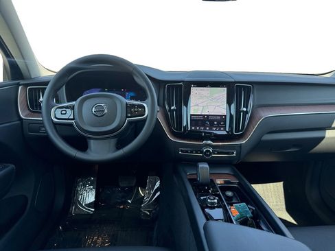 Certified 2024 Volvo XC60 B5 Plus w/ Protection Package Premier AWD/4WD image 26