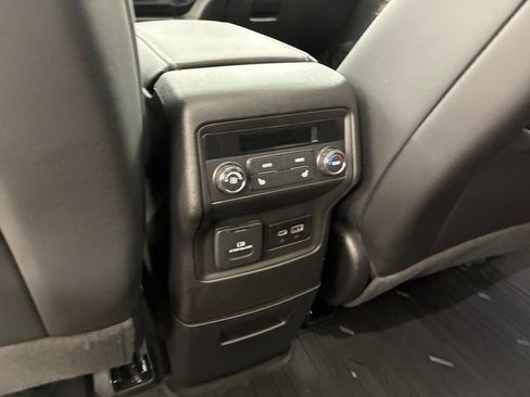Used 2023 GMC Acadia Denali w/ Denali Ultimate Package AWD/4WD image 19