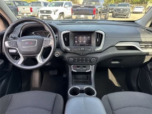 Used 2024 GMC Terrain SLE image 17
