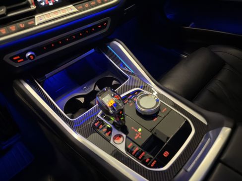 Used 2022 BMW X6 M50i w/ Executive Package image 17