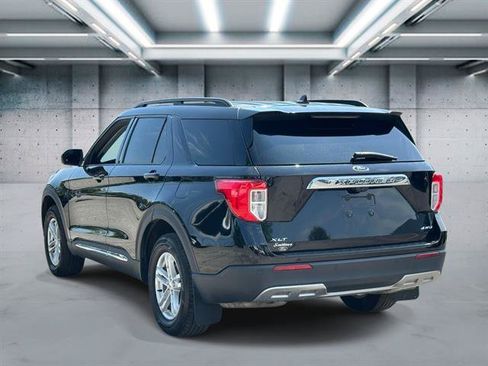 Used 2022 Ford Explorer XLT w/ Equipment Group 202A AWD/4WD image 26