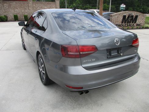 Used 2016 Volkswagen Jetta SE FWD image 10