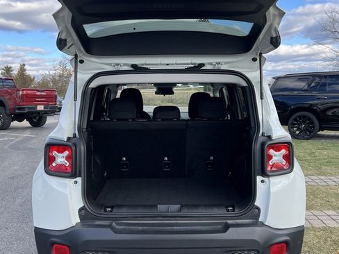 Used 2022 Jeep Renegade Latitude image 21