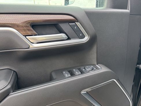 Used 2025 Chevrolet Silverado 1500 LT image 25