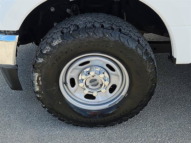 Used 2022 Ford F250 XL w/ Power Equipment Group AWD/4WD image 8