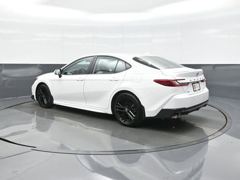 Certified 2025 Toyota Camry SE image 5