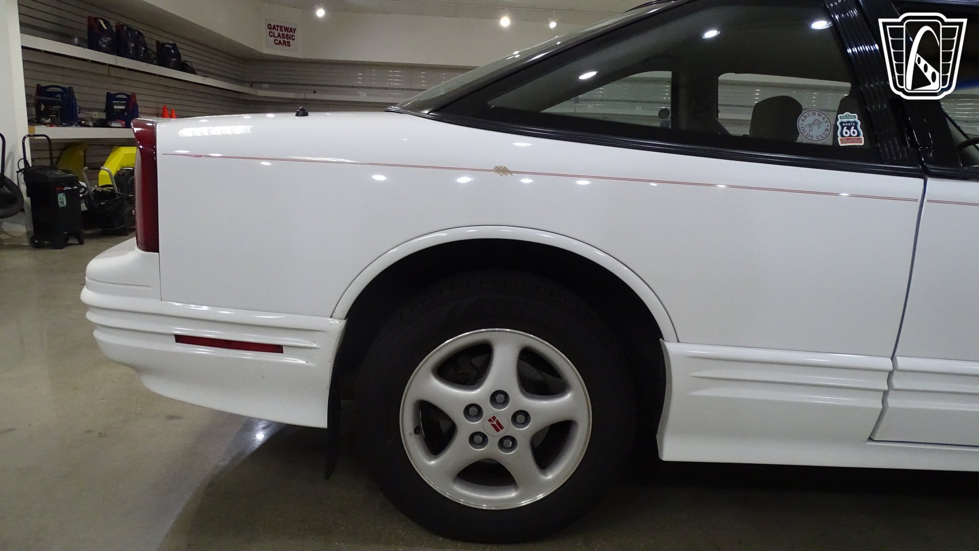 Used 1997 Oldsmobile Cutlass Supreme SL FWD image 32