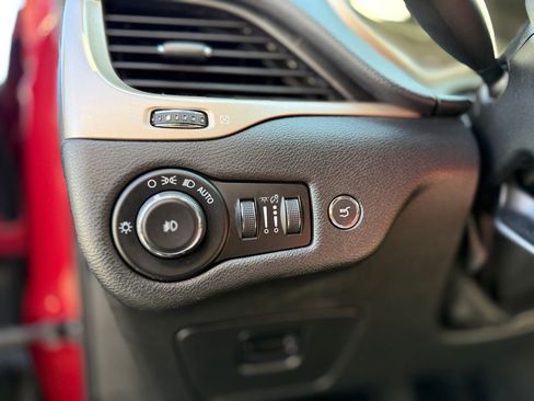 Used 2018 Jeep Cherokee Limited image 22