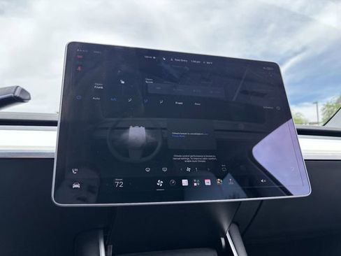 Used 2021 Tesla Model Y Long Range AWD/4WD image 25