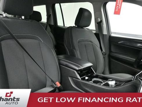 Used 2022 Jeep Grand Cherokee L Laredo w/ Luxury Tech Group I AWD/4WD image 17