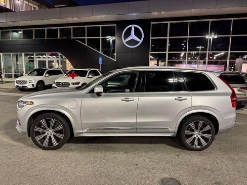 Used 2022 Volvo XC90 T8 Inscription w/ Advanced Package AWD/4WD image 2