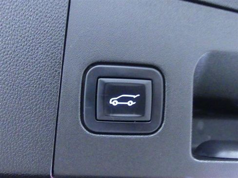 Used 2019 Cadillac XT4 Premium Luxury image 32