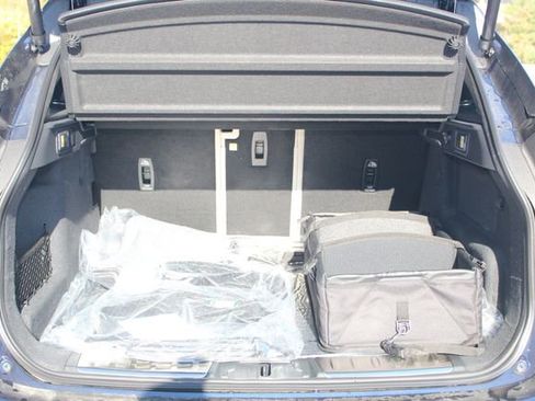 New 2026 Jaguar F-PACE R-Dynamic S image 12