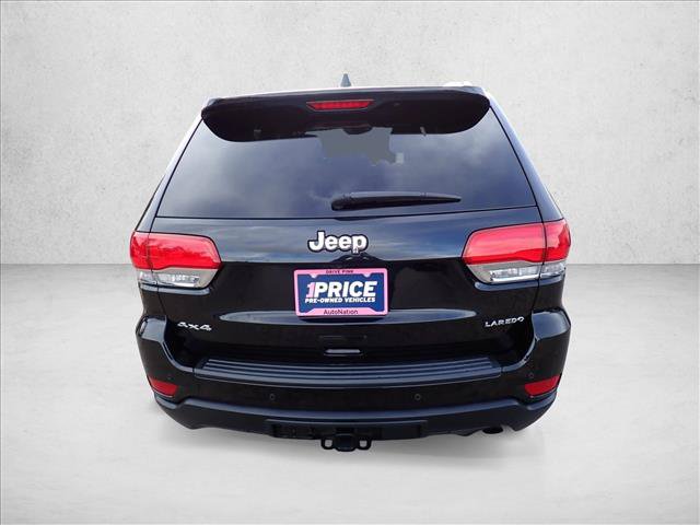 Used 2019 Jeep Grand Cherokee Laredo AWD/4WD image 3