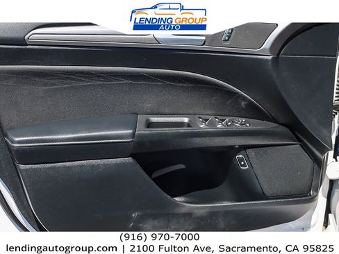 Used 2018 Ford Fusion SE image 18