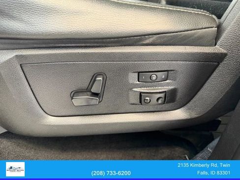 Used 2013 RAM 1500 Laramie w/ Convenience Group image 12