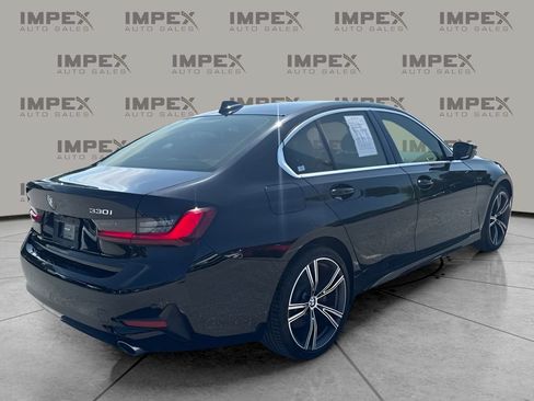 Used 2022 BMW 330i xDrive Sedan w/ Driving Assistance Package AWD/4WD image 4