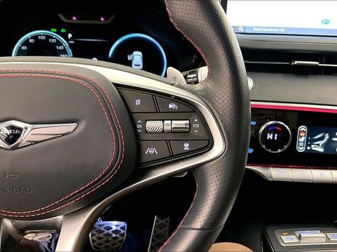 Used 2024 Genesis GV70 3.5T Sport w/ Sport Prestige Package image 28