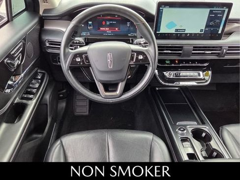 Used 2024 Lincoln Corsair Reserve FWD image 8