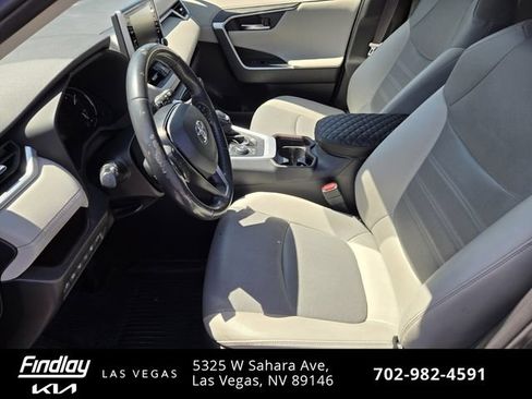 Used 2020 Toyota RAV4 Limited AWD/4WD image 11