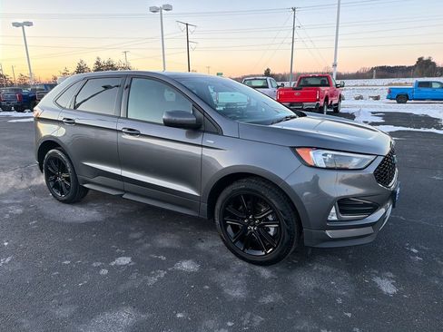 Used 2024 Ford Edge ST-Line w/ Class II Trailer Tow Package image 7