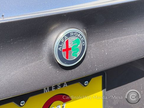 Used 2022 Alfa Romeo Giulia Veloce image 10