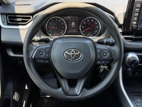 Used 2021 Toyota RAV4 LE FWD image 12
