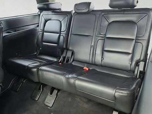 Used 2021 Lincoln Navigator Reserve AWD/4WD image 22