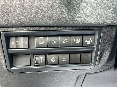 Used 2024 Toyota Sequoia SR5 w/ SR5 Premium Package AWD/4WD image 27