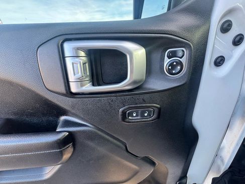 Used 2018 Jeep Wrangler Unlimited Rubicon image 27