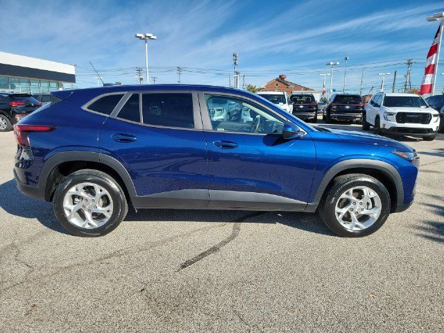 Certified 2024 Chevrolet Trax LS w/ LS Convenience Package FWD image 34