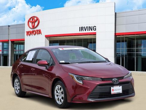 Used 2024 Toyota Corolla LE image 2