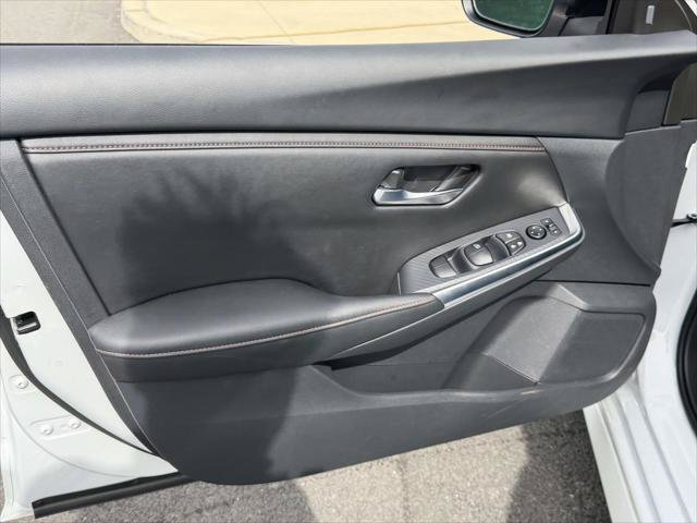 Used 2023 Nissan Sentra SR w/ Electronics Package FWD image 18