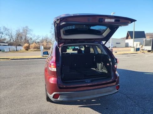 Used 2019 Toyota Highlander XLE image 27